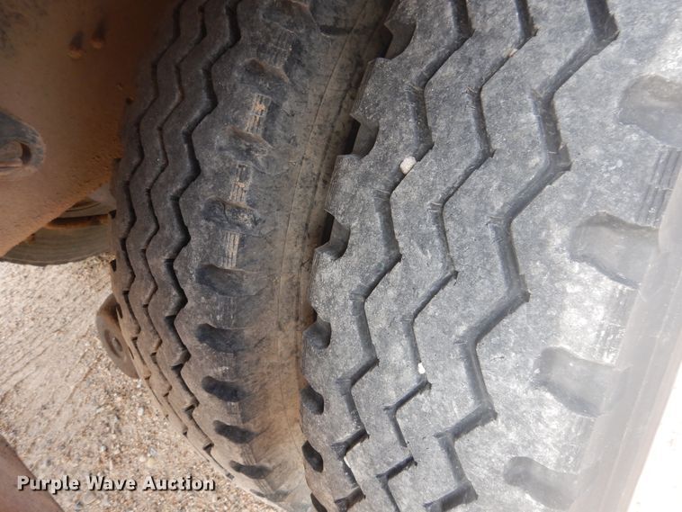 image for item DD0324 1979 International F5070  winch truck