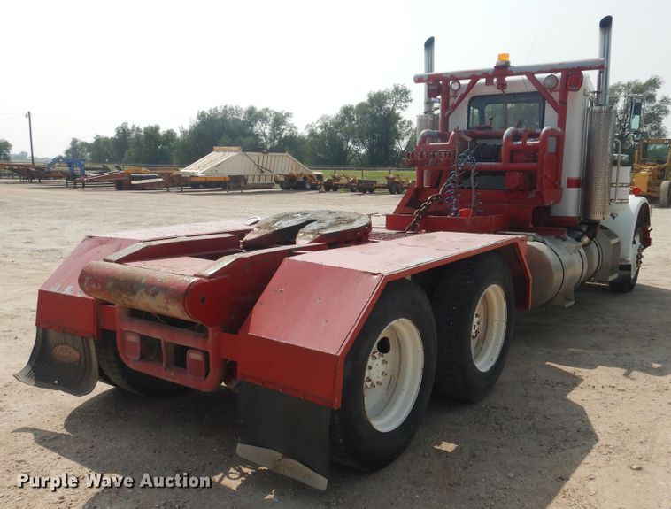 image for item DD0325 1981 Peterbilt 359  winch truck