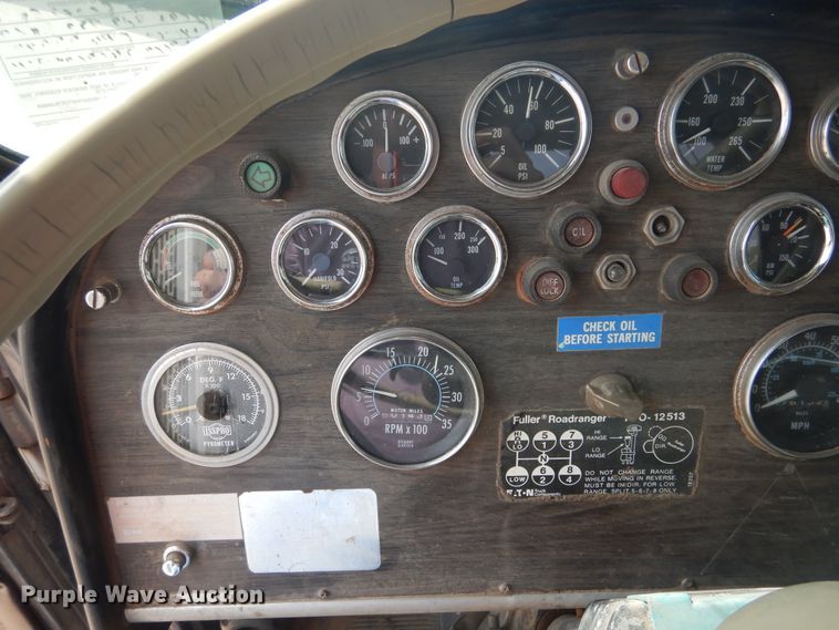 image for item DD0325 1981 Peterbilt 359  winch truck