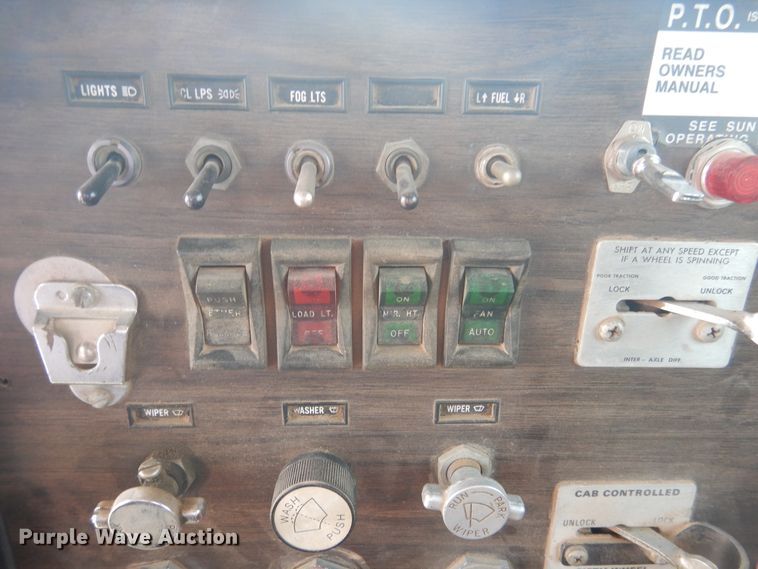 image for item DD0325 1981 Peterbilt 359  winch truck