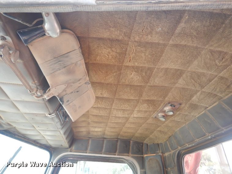 image for item DD0325 1981 Peterbilt 359  winch truck