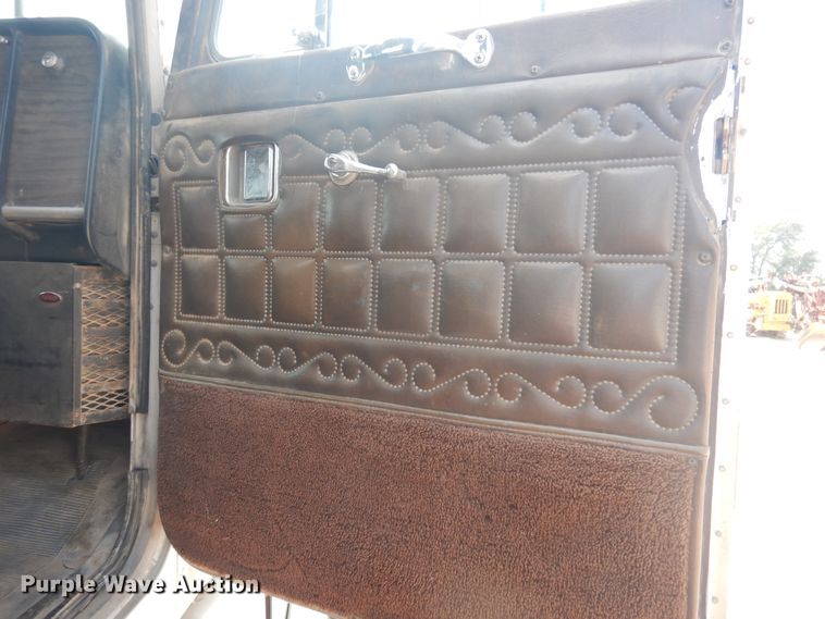 image for item DD0325 1981 Peterbilt 359  winch truck