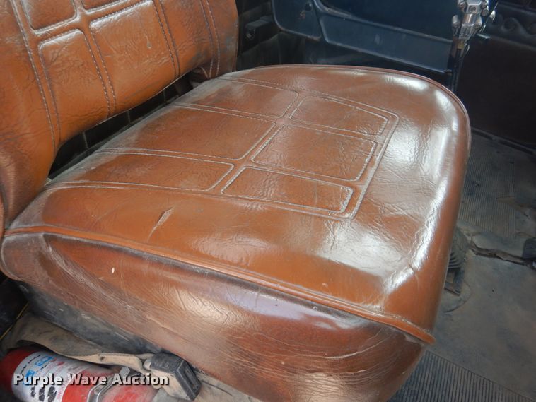 image for item DD0325 1981 Peterbilt 359  winch truck