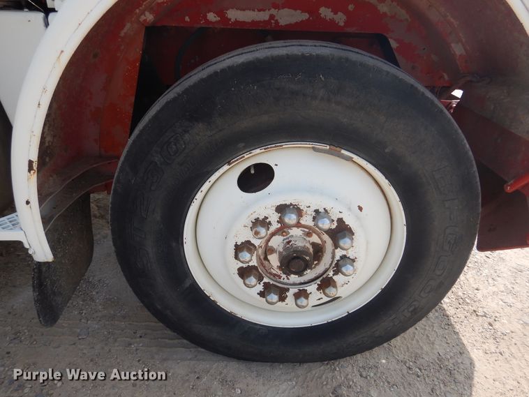 image for item DD0325 1981 Peterbilt 359  winch truck