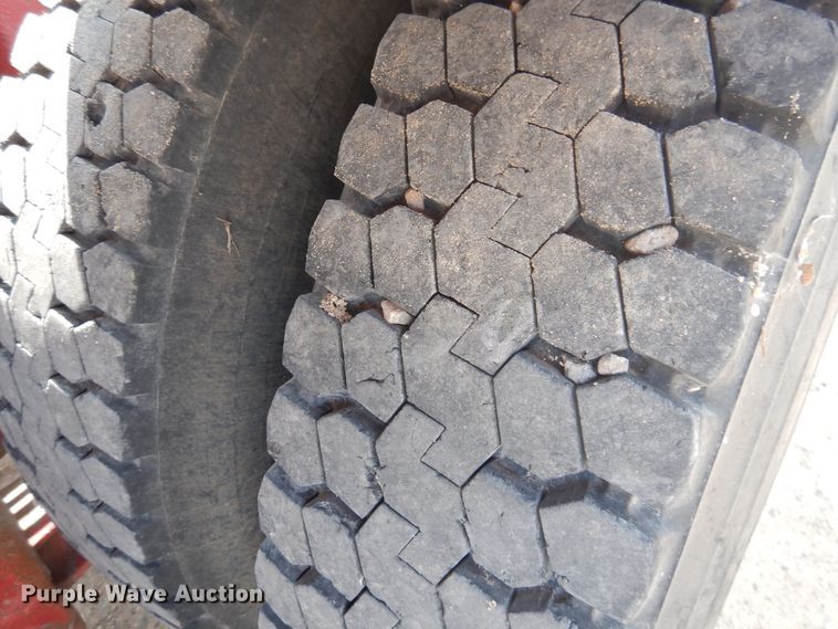 image for item DD0325 1981 Peterbilt 359  winch truck