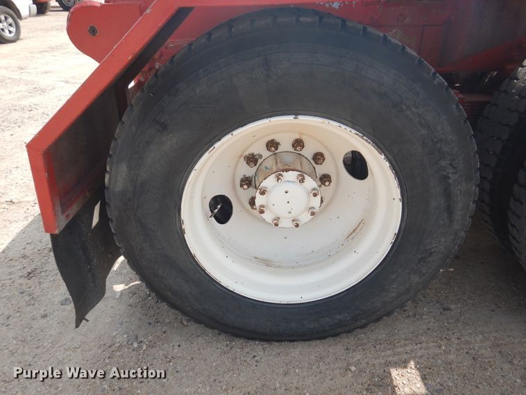 image for item DD0325 1981 Peterbilt 359  winch truck