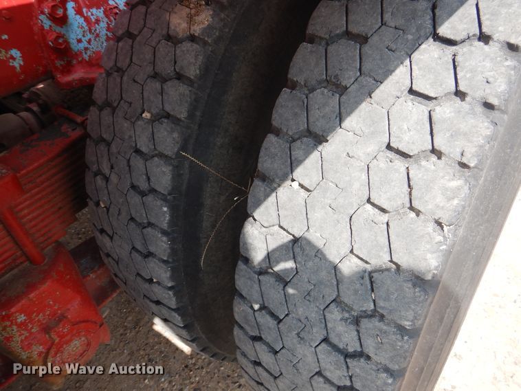 image for item DD0325 1981 Peterbilt 359  winch truck