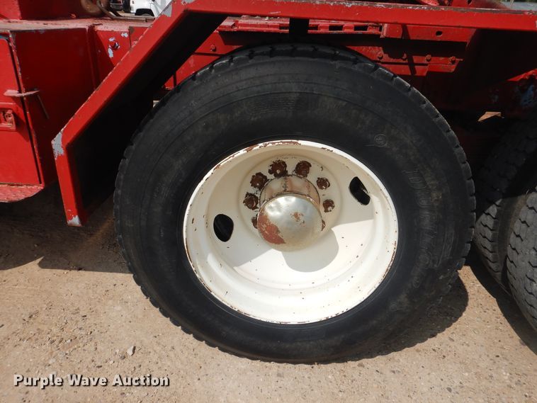 image for item DD0325 1981 Peterbilt 359  winch truck