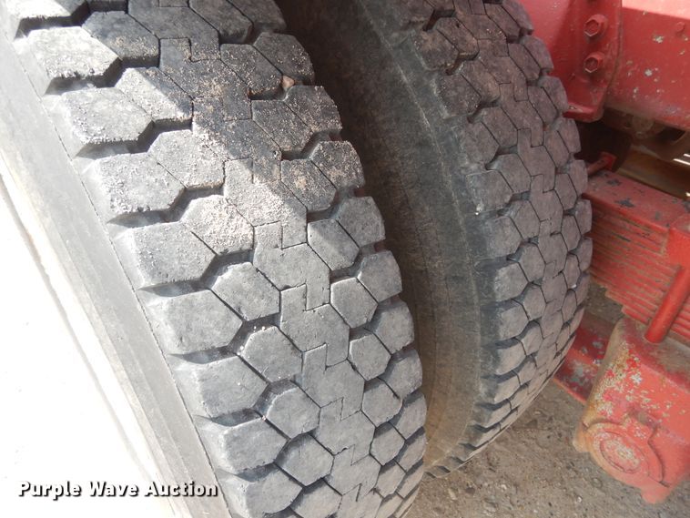 image for item DD0325 1981 Peterbilt 359  winch truck