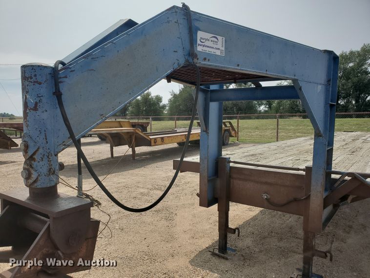 image for item DD0329 1996 J-Rod equipment trailer