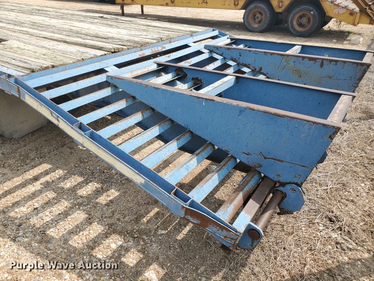 image for item DD0329 1996 J-Rod equipment trailer