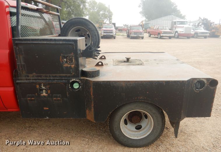 image for item DD0332 2007 Chevrolet Silverado 3500HD  flatbed pickup truck