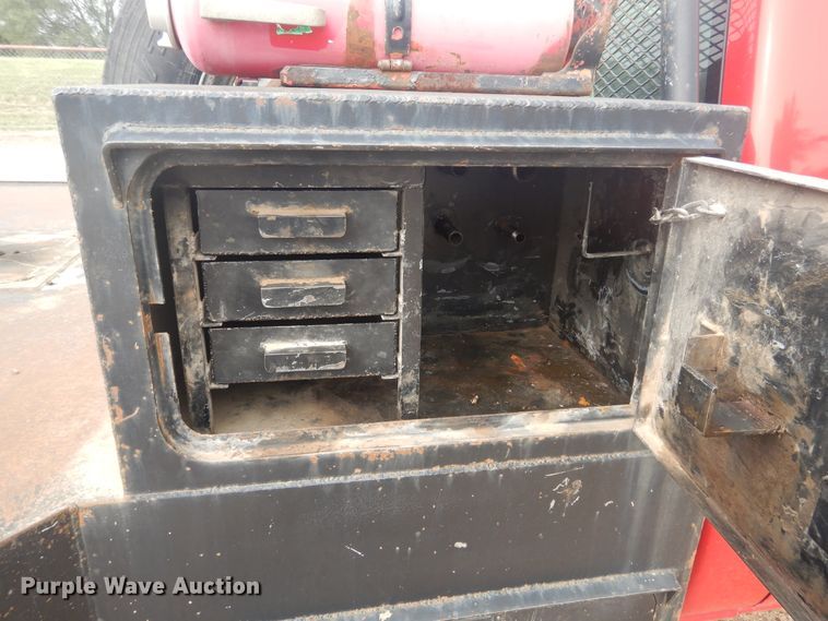 image for item DD0332 2007 Chevrolet Silverado 3500HD  flatbed pickup truck