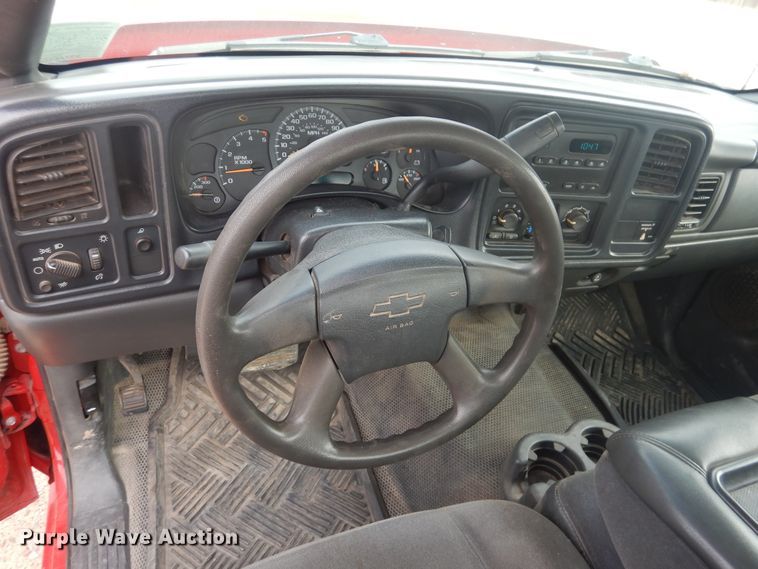 image for item DD0332 2007 Chevrolet Silverado 3500HD  flatbed pickup truck