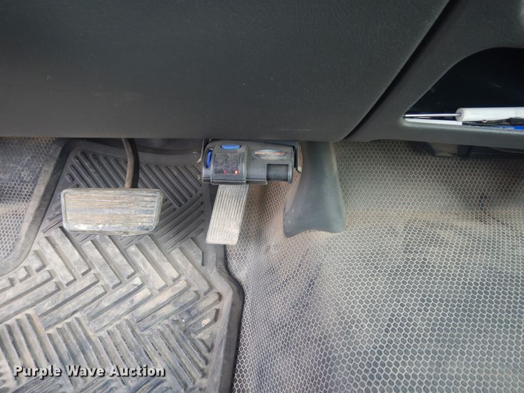 image for item DD0332 2007 Chevrolet Silverado 3500HD  flatbed pickup truck