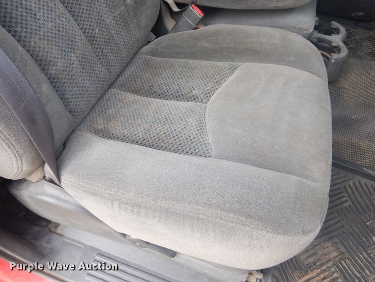 image for item DD0332 2007 Chevrolet Silverado 3500HD  flatbed pickup truck