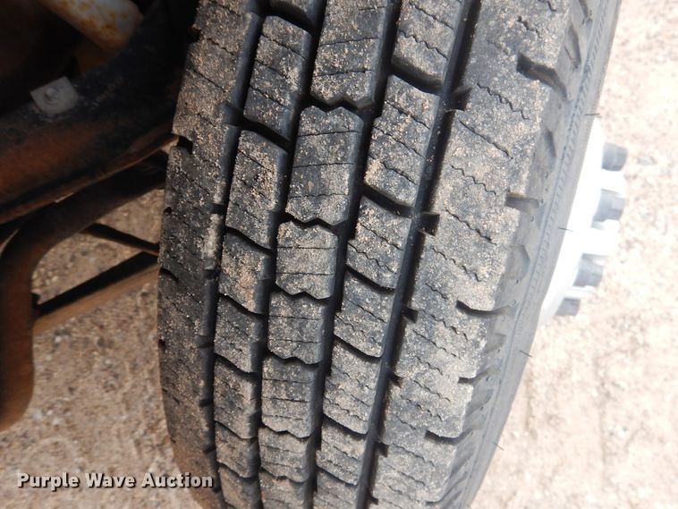 image for item DD0332 2007 Chevrolet Silverado 3500HD  flatbed pickup truck