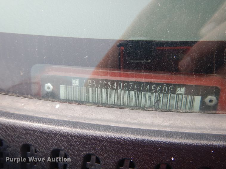 image for item DD0332 2007 Chevrolet Silverado 3500HD  flatbed pickup truck