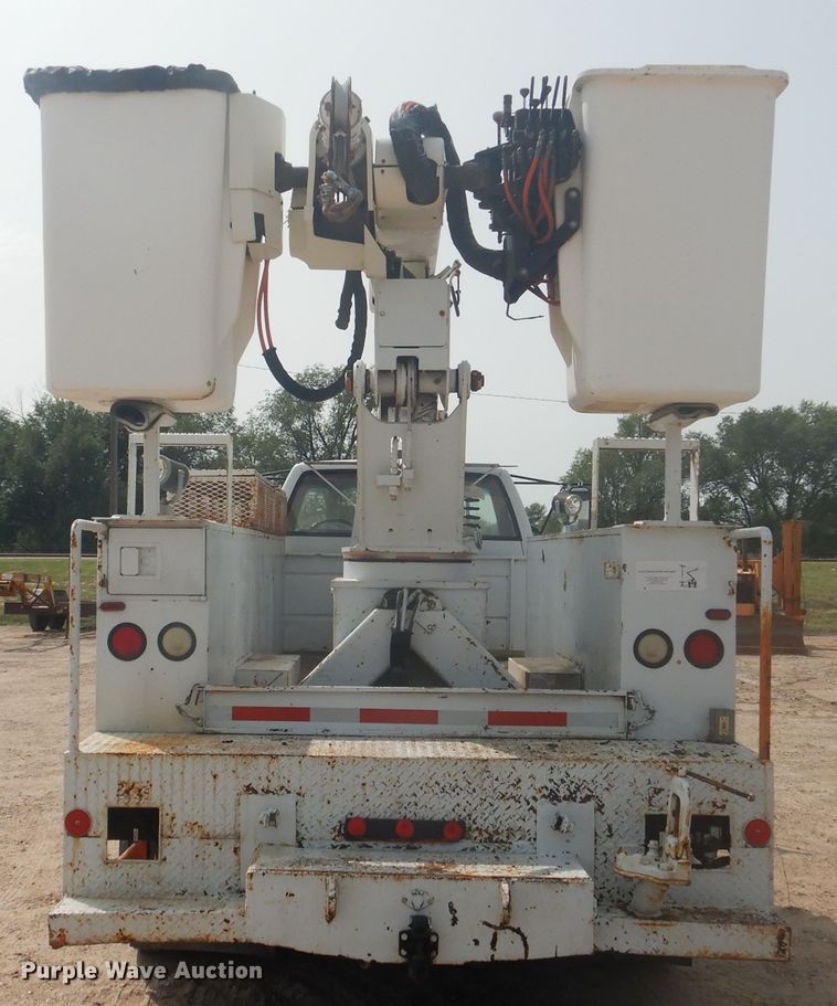 image for item DD0337 1993 GMC TopKick C6500  bucket truck