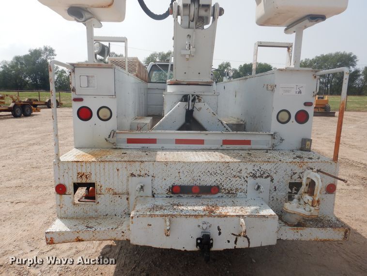 image for item DD0337 1993 GMC TopKick C6500  bucket truck