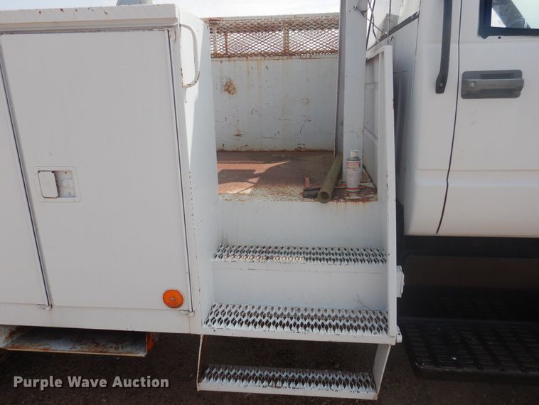 image for item DD0337 1993 GMC TopKick C6500  bucket truck