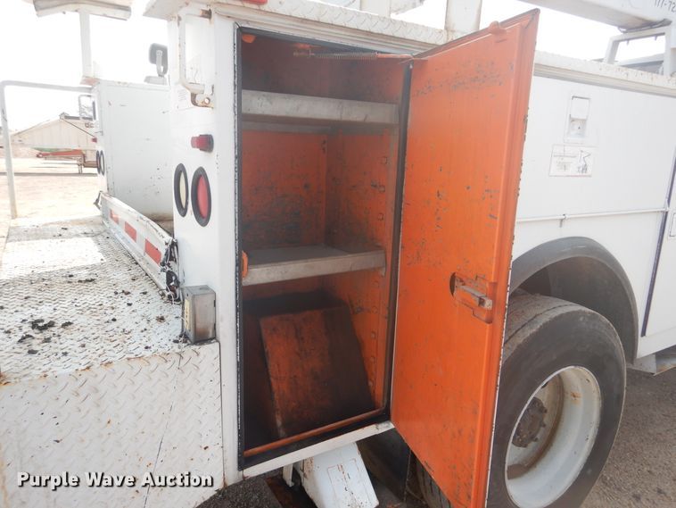 image for item DD0337 1993 GMC TopKick C6500  bucket truck