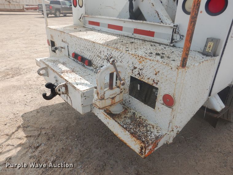 image for item DD0337 1993 GMC TopKick C6500  bucket truck