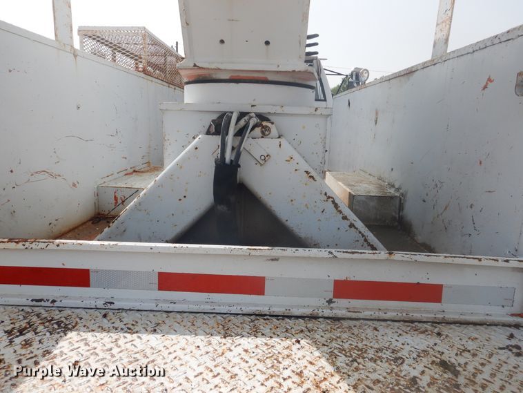 image for item DD0337 1993 GMC TopKick C6500  bucket truck