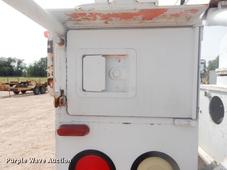 image for item DD0337 1993 GMC TopKick C6500  bucket truck