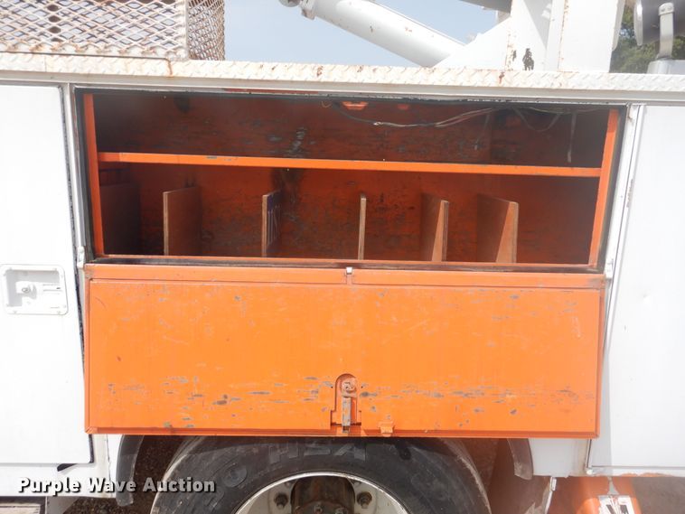 image for item DD0337 1993 GMC TopKick C6500  bucket truck