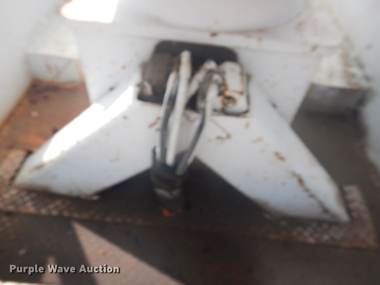 image for item DD0337 1993 GMC TopKick C6500  bucket truck