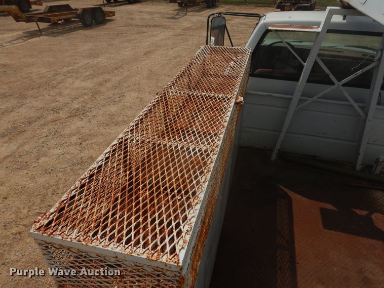 image for item DD0337 1993 GMC TopKick C6500  bucket truck