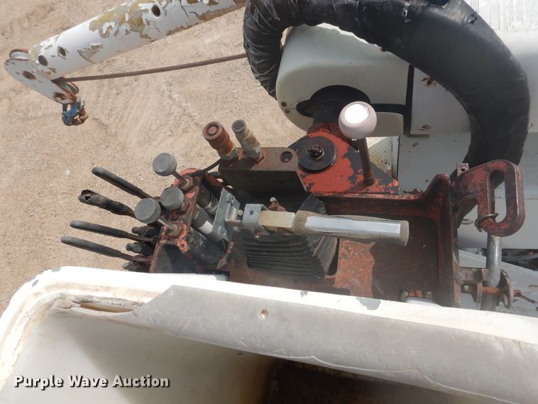 image for item DD0337 1993 GMC TopKick C6500  bucket truck