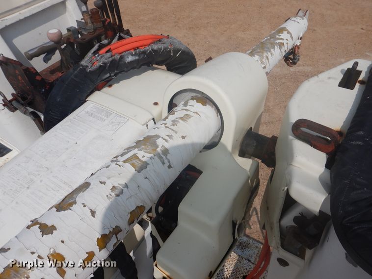 image for item DD0337 1993 GMC TopKick C6500  bucket truck