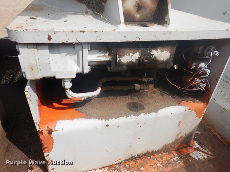 image for item DD0337 1993 GMC TopKick C6500  bucket truck