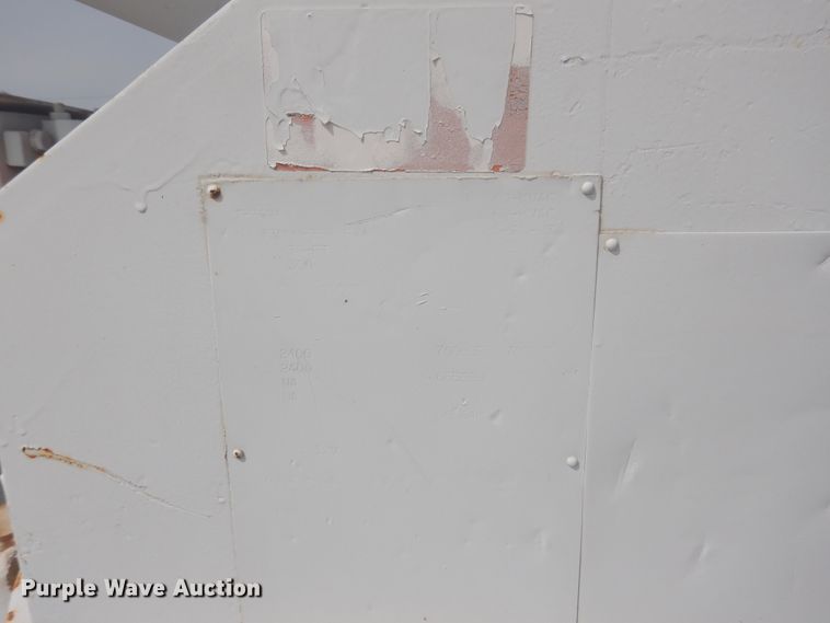 image for item DD0337 1993 GMC TopKick C6500  bucket truck