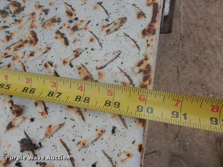 image for item DD0337 1993 GMC TopKick C6500  bucket truck