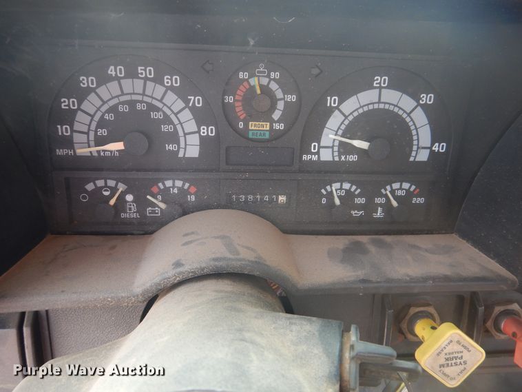 image for item DD0337 1993 GMC TopKick C6500  bucket truck