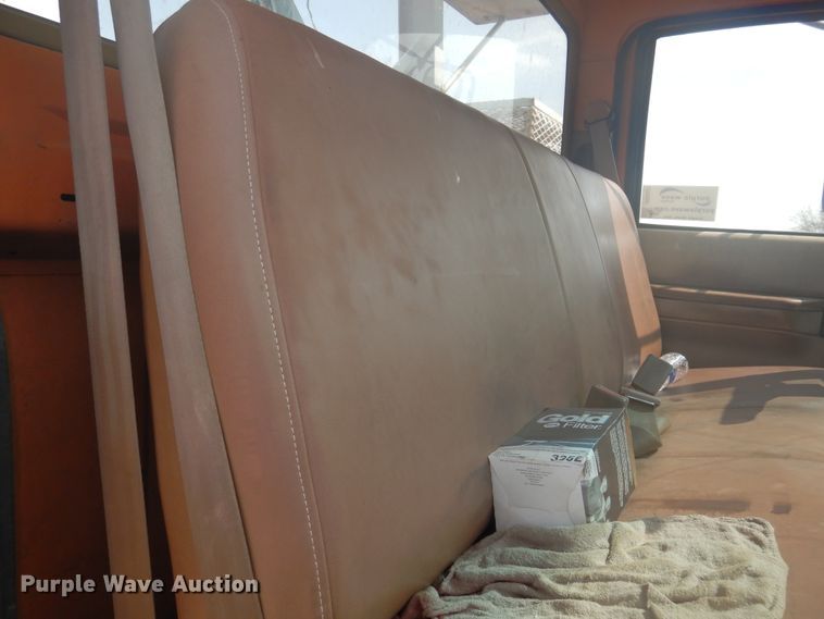 image for item DD0337 1993 GMC TopKick C6500  bucket truck