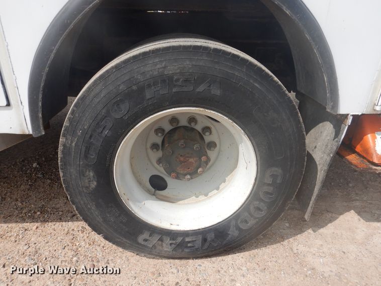 image for item DD0337 1993 GMC TopKick C6500  bucket truck