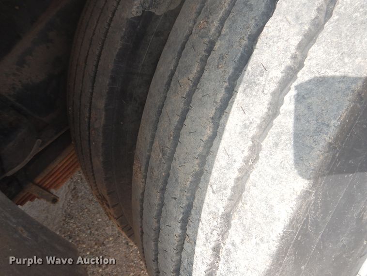 image for item DD0337 1993 GMC TopKick C6500  bucket truck