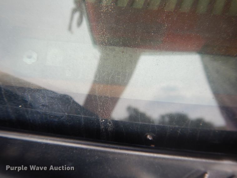 image for item DD0337 1993 GMC TopKick C6500  bucket truck