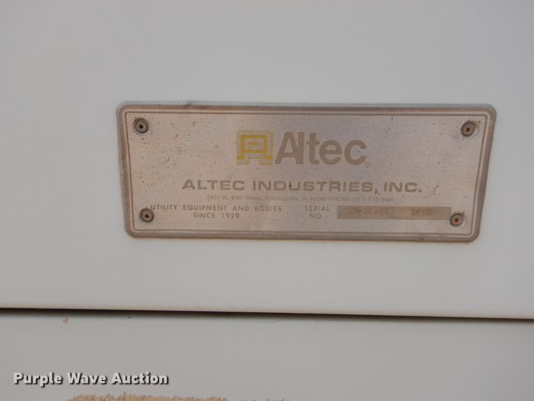 image for item DD0345 1995 Chevrolet C3500  bucket truck