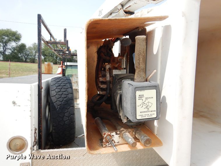 image for item DD0345 1995 Chevrolet C3500  bucket truck