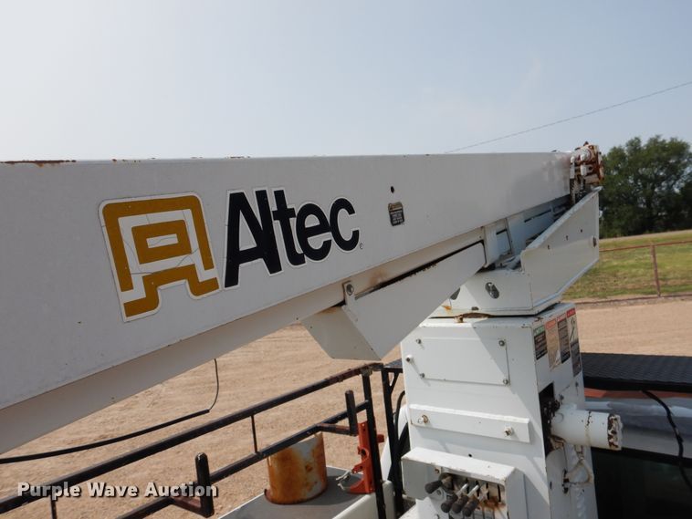 image for item DD0345 1995 Chevrolet C3500  bucket truck