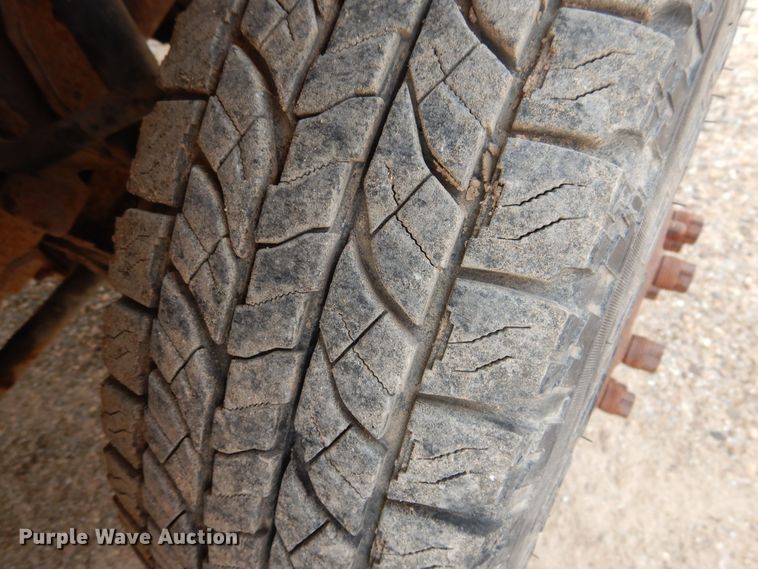 image for item DD0345 1995 Chevrolet C3500  bucket truck