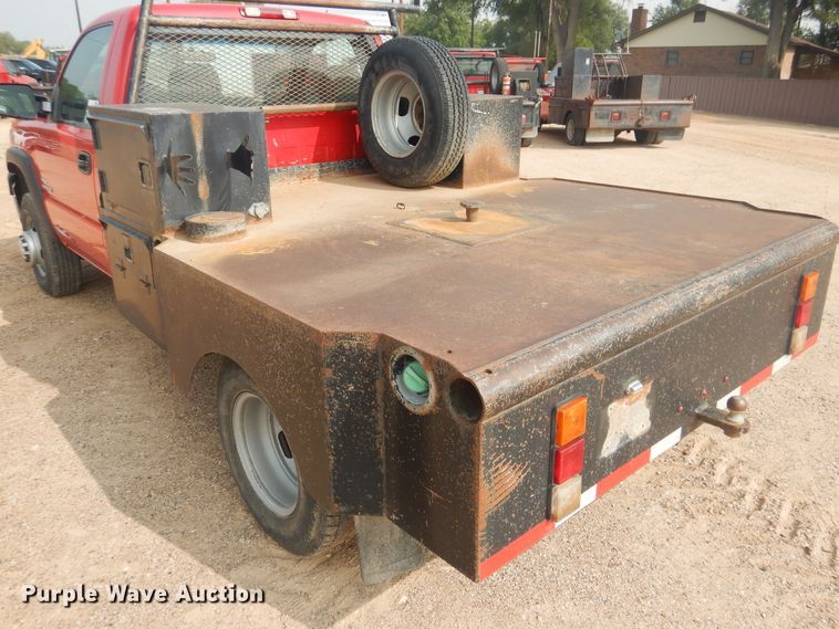 image for item DD0348 2007 Chevrolet Silverado 3500HD  flatbed pickup truck