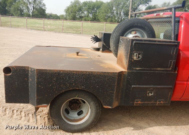 image for item DD0348 2007 Chevrolet Silverado 3500HD  flatbed pickup truck