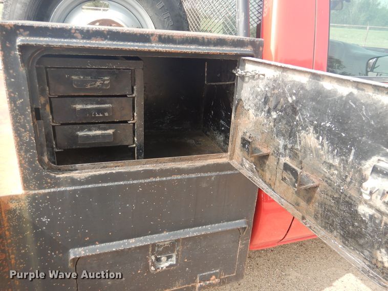 image for item DD0348 2007 Chevrolet Silverado 3500HD  flatbed pickup truck