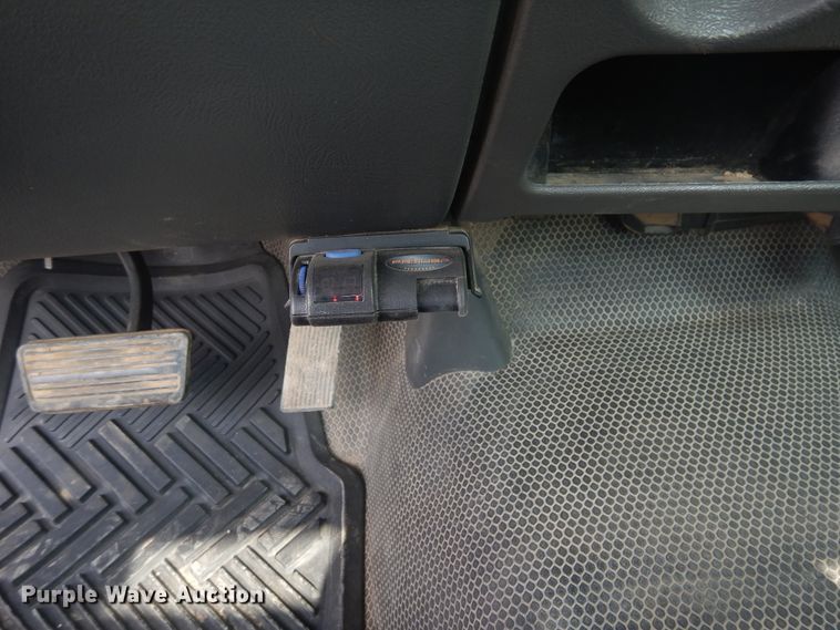 image for item DD0348 2007 Chevrolet Silverado 3500HD  flatbed pickup truck